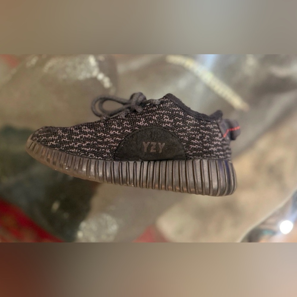 adidas Yeezy 350 - Little Kid LK Youth 13.5 - Pirate Black - Picture 13 of 16